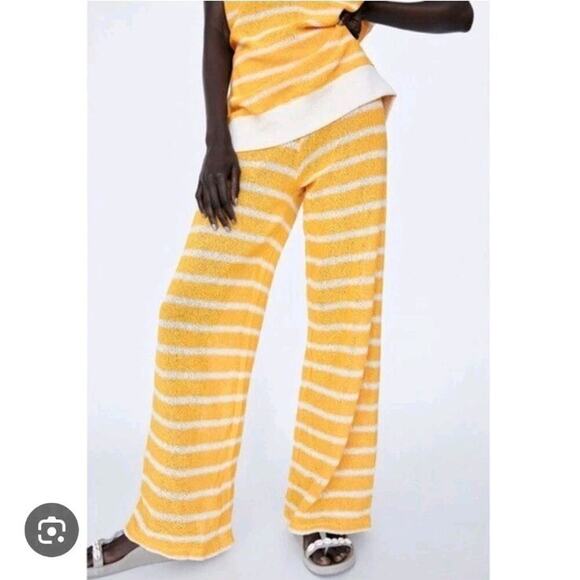 Zara Striped Yellow & White High Waisted Knit Wide Leg Rustic Pants Size Medium - Picture 1 of 7
